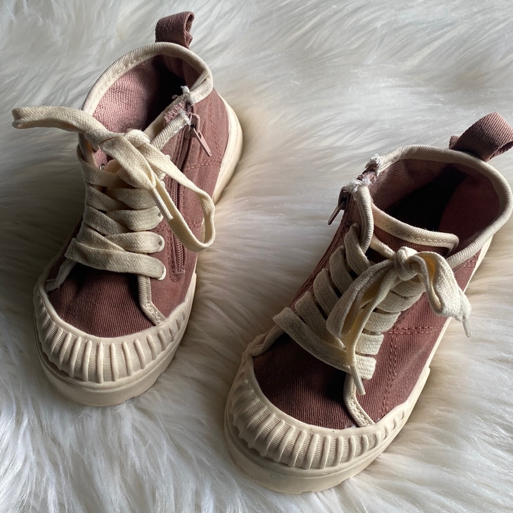 Toddler girls Zara sneaker